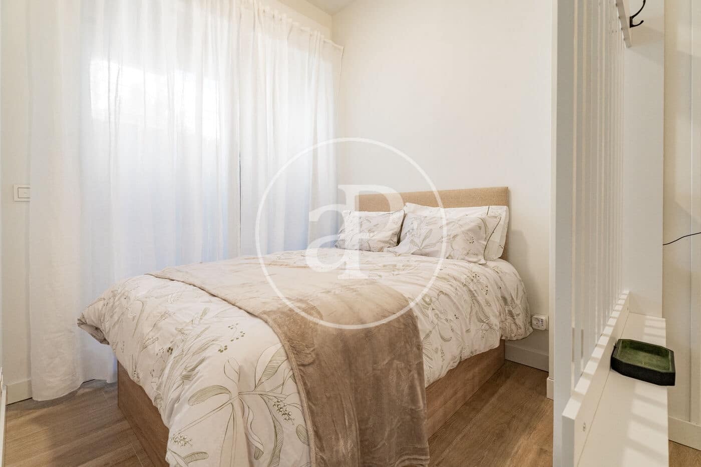 Villa for rent in Madrid city with pool garage - € 1,875 (Ref: 9780573)