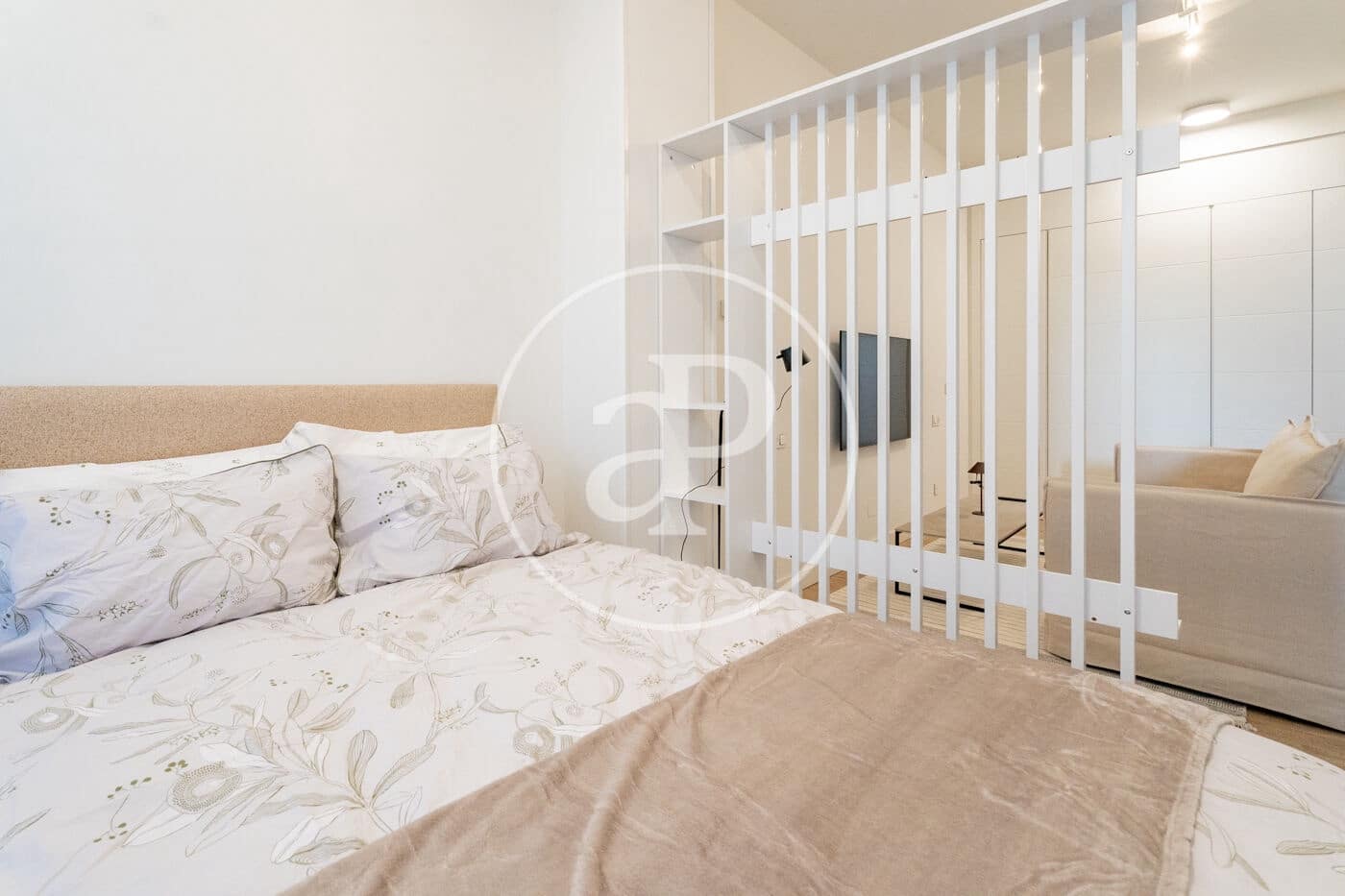 Villa for rent in Madrid city with pool garage - € 1,875 (Ref: 9780573)