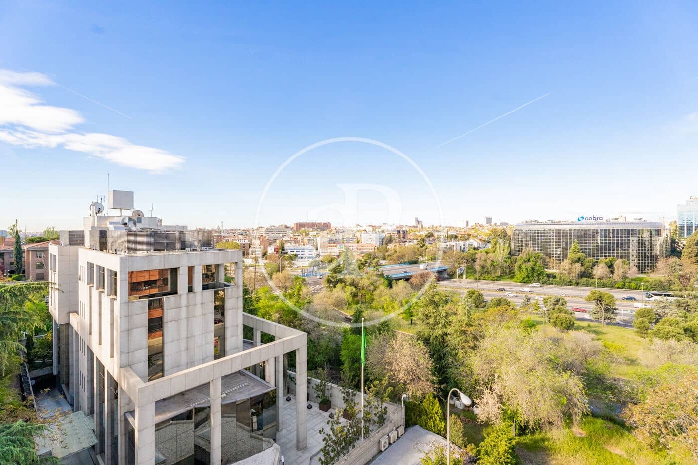 Villa for rent in Madrid city with pool garage - € 1,875 (Ref: 9780573)