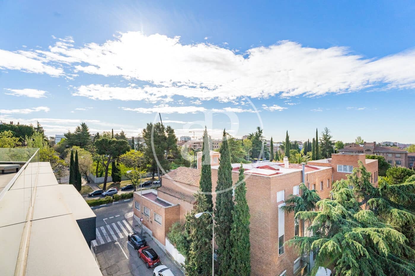 Villa for rent in Madrid city with pool garage - € 1,875 (Ref: 9780573)