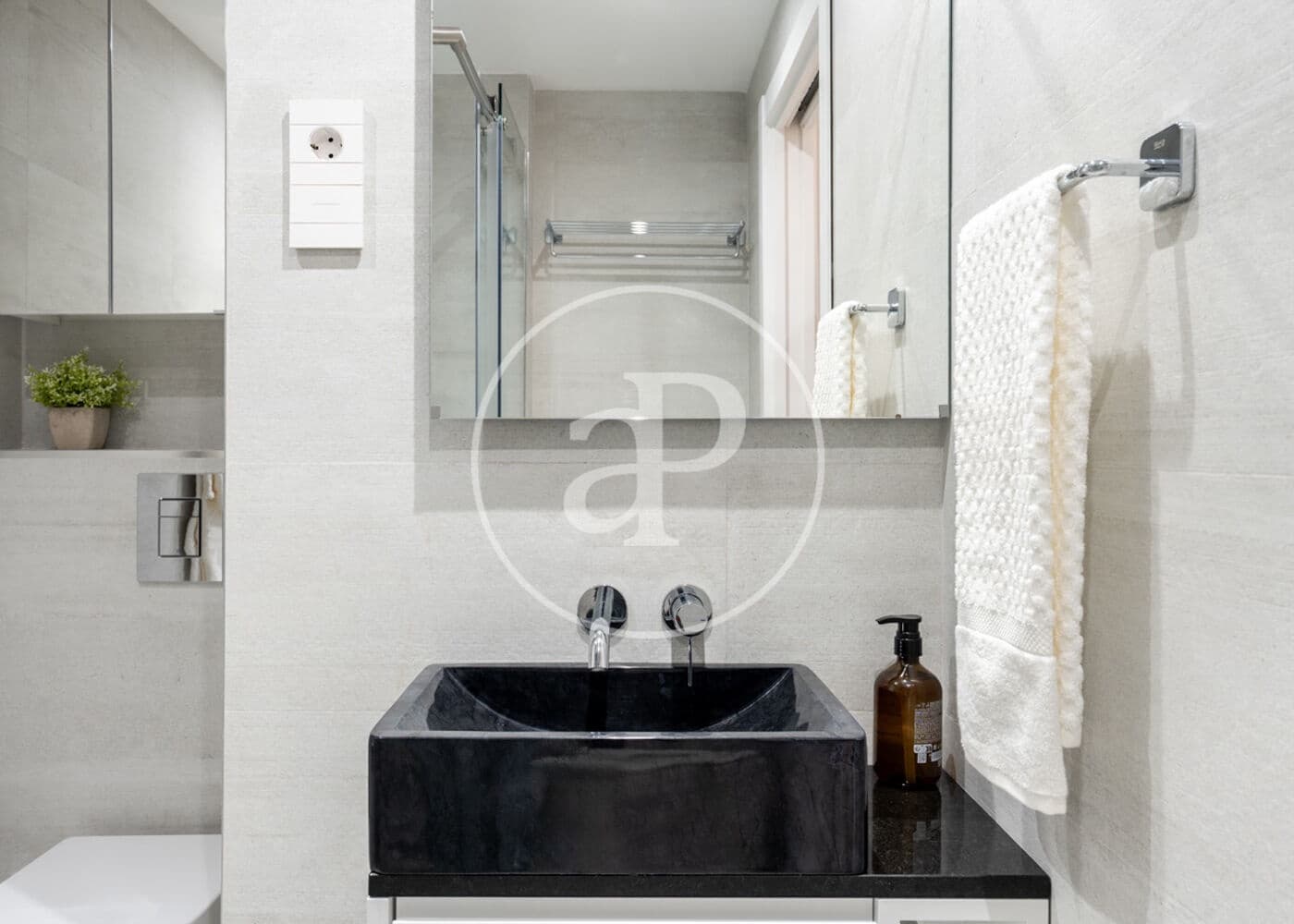 1 bedroom Apartment for rent in Madrid city - € 2,400 (Ref: 9780576)