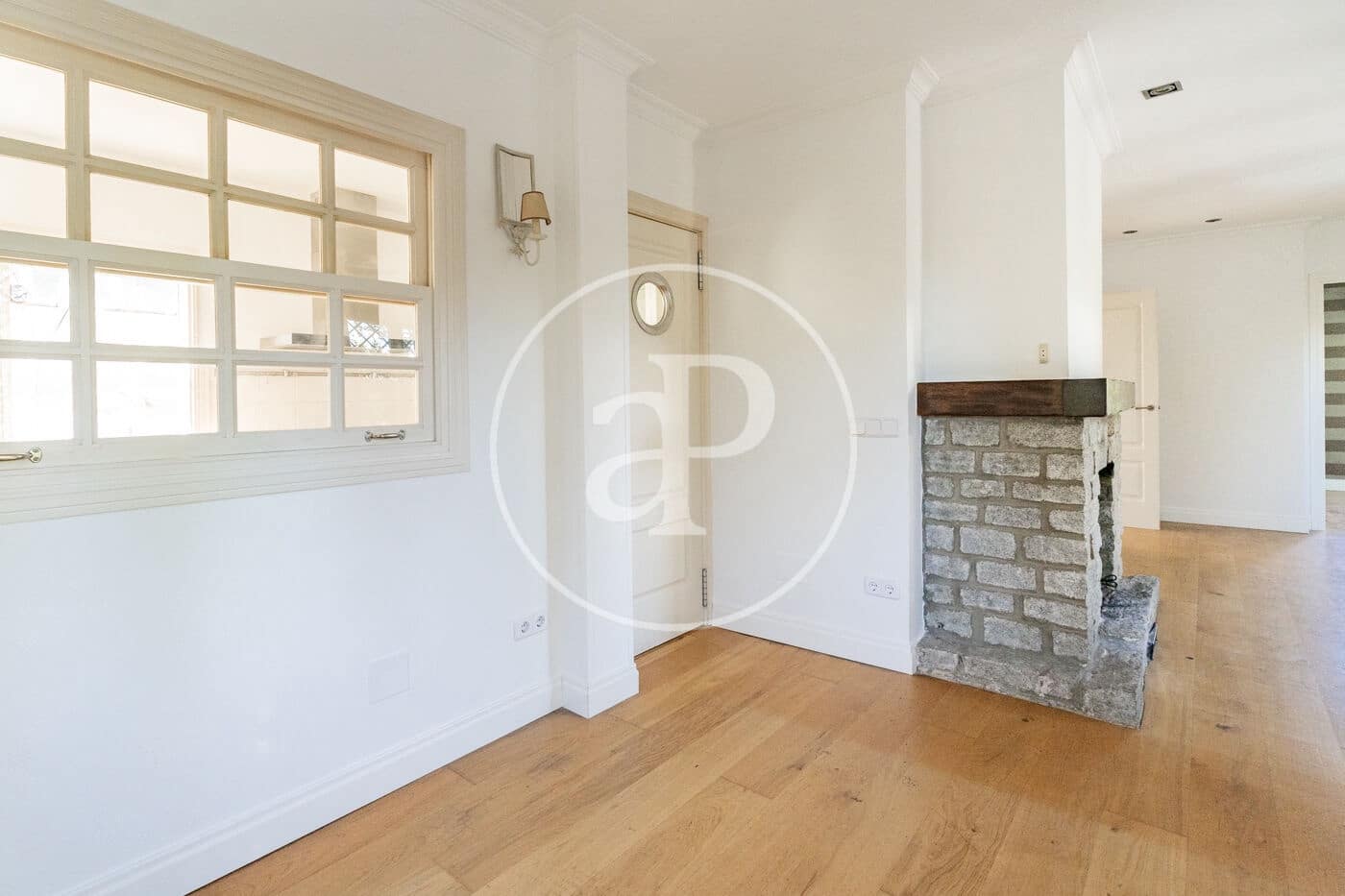 3 bedroom Villa for rent in Madrid city with pool garage - € 3,600 (Ref: 9783245)