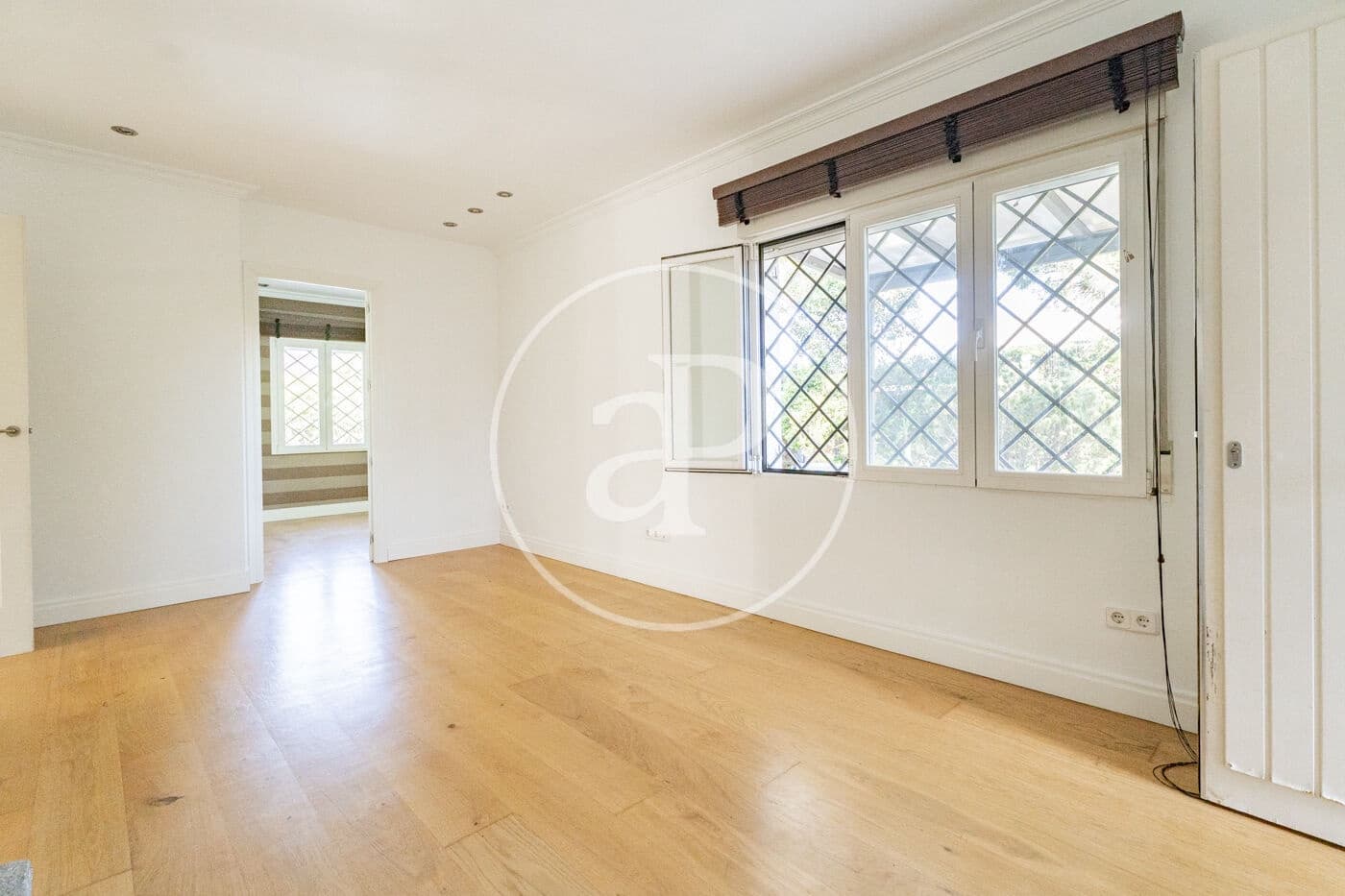 3 bedroom Villa for rent in Madrid city with pool garage - € 3,600 (Ref: 9783245)