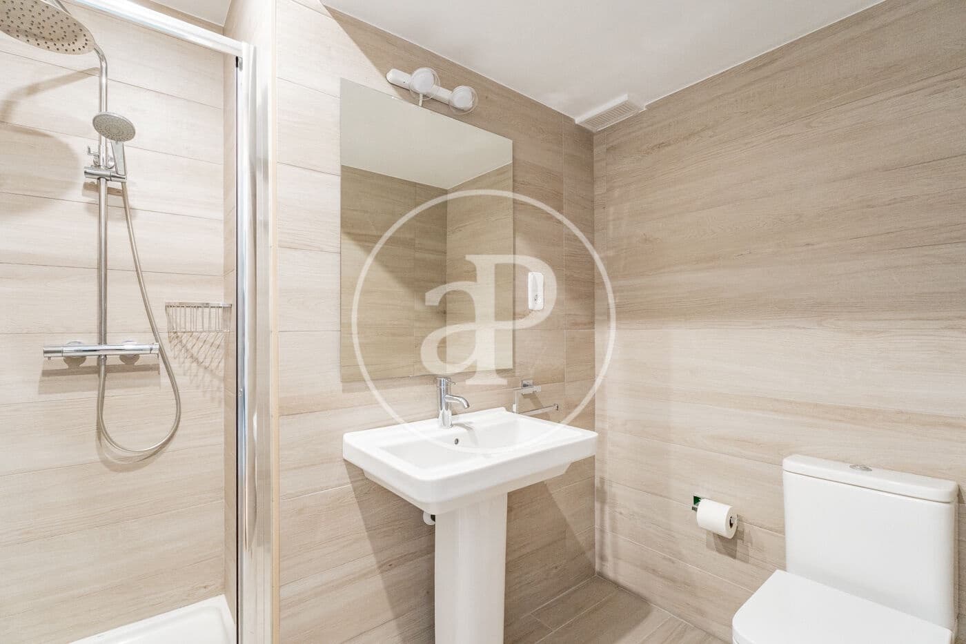 3 bedroom Villa for rent in Madrid city with pool garage - € 3,600 (Ref: 9783245)