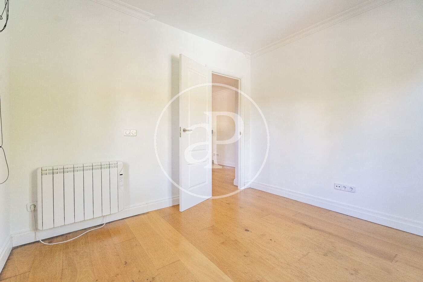 3 bedroom Villa for rent in Madrid city with pool garage - € 3,600 (Ref: 9783245)