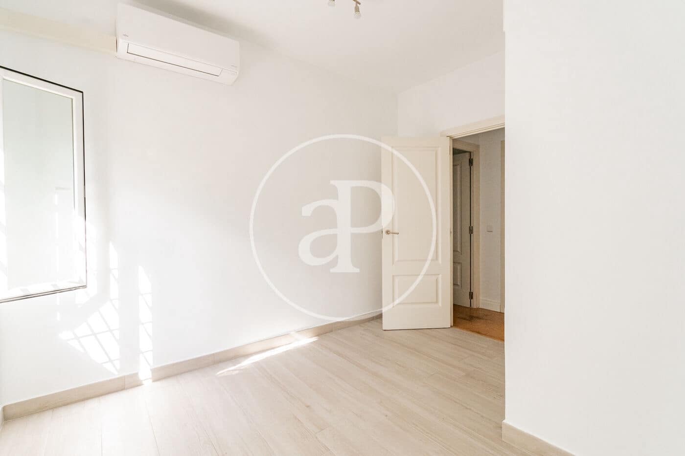 3 bedroom Villa for rent in Madrid city with pool garage - € 3,600 (Ref: 9783245)