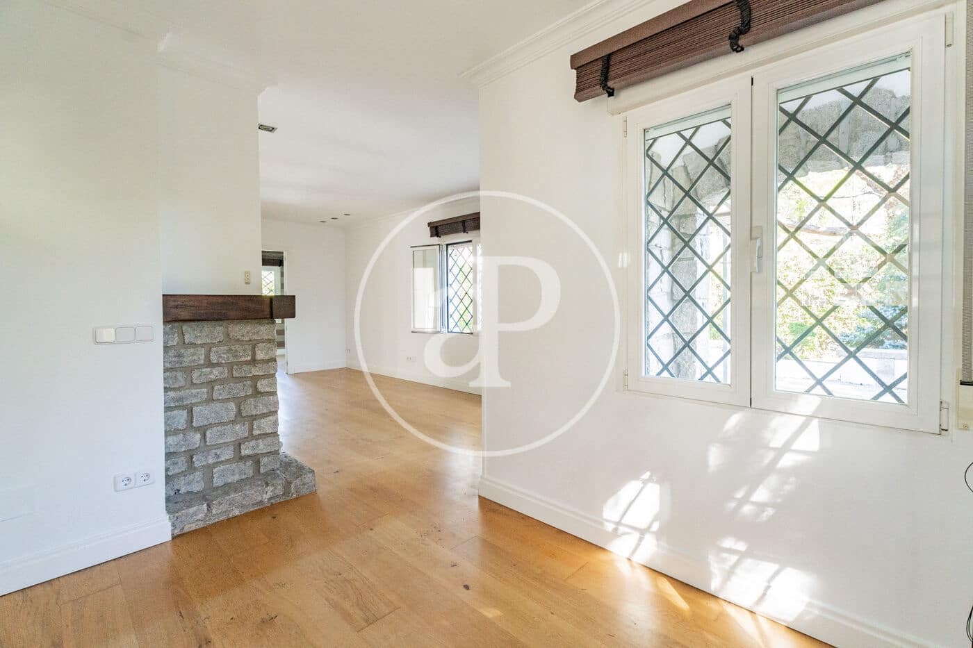 3 bedroom Villa for rent in Madrid city with pool garage - € 3,600 (Ref: 9783245)