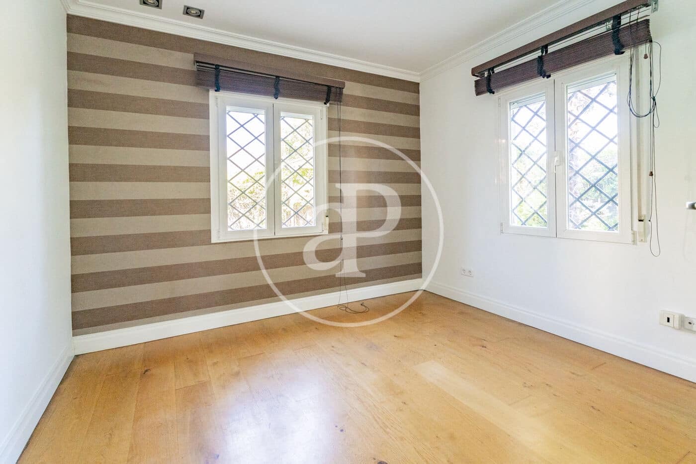 3 bedroom Villa for rent in Madrid city with pool garage - € 3,600 (Ref: 9783245)