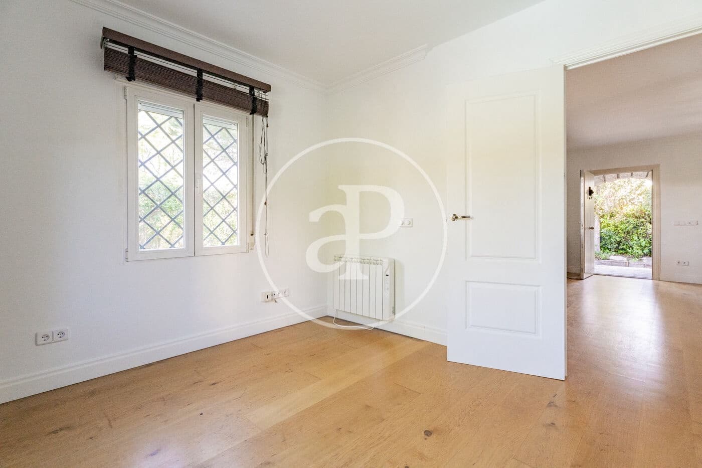 3 bedroom Villa for rent in Madrid city with pool garage - € 3,600 (Ref: 9783245)