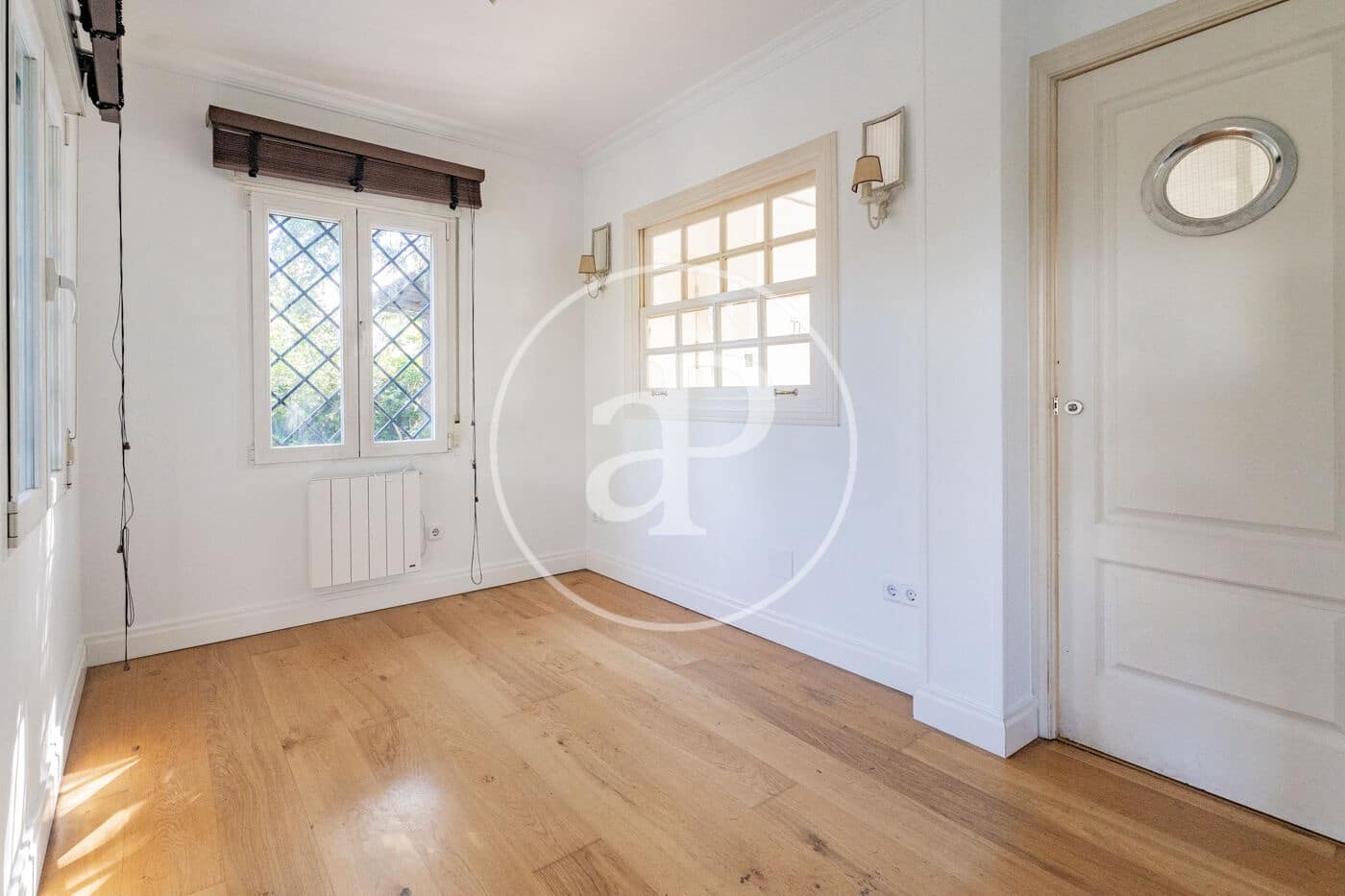 3 bedroom Villa for rent in Madrid city with pool garage - € 3,600 (Ref: 9783245)