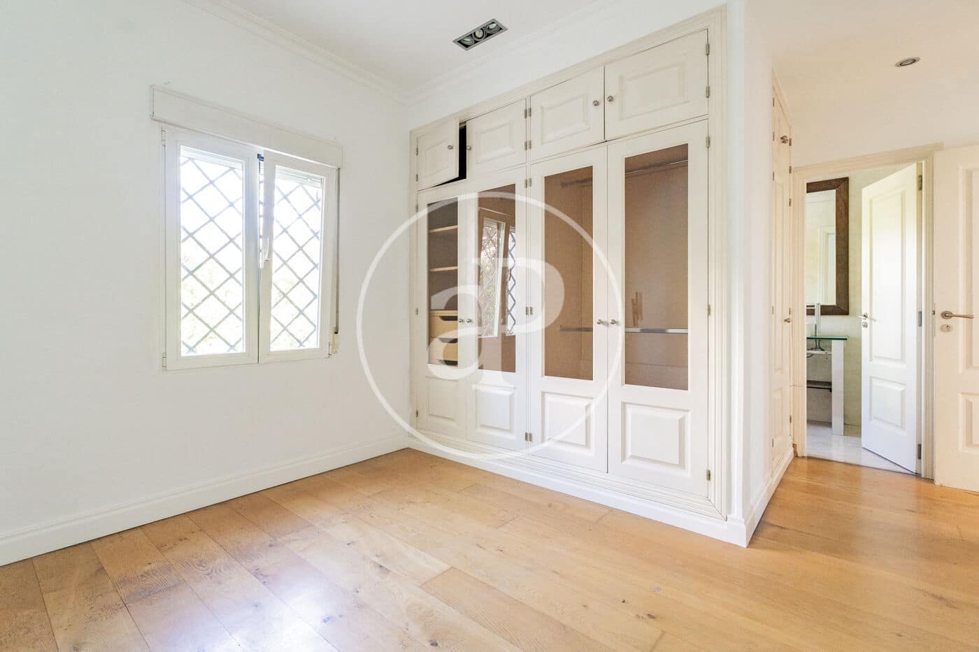 3 bedroom Villa for rent in Madrid city with pool garage - € 3,600 (Ref: 9783245)