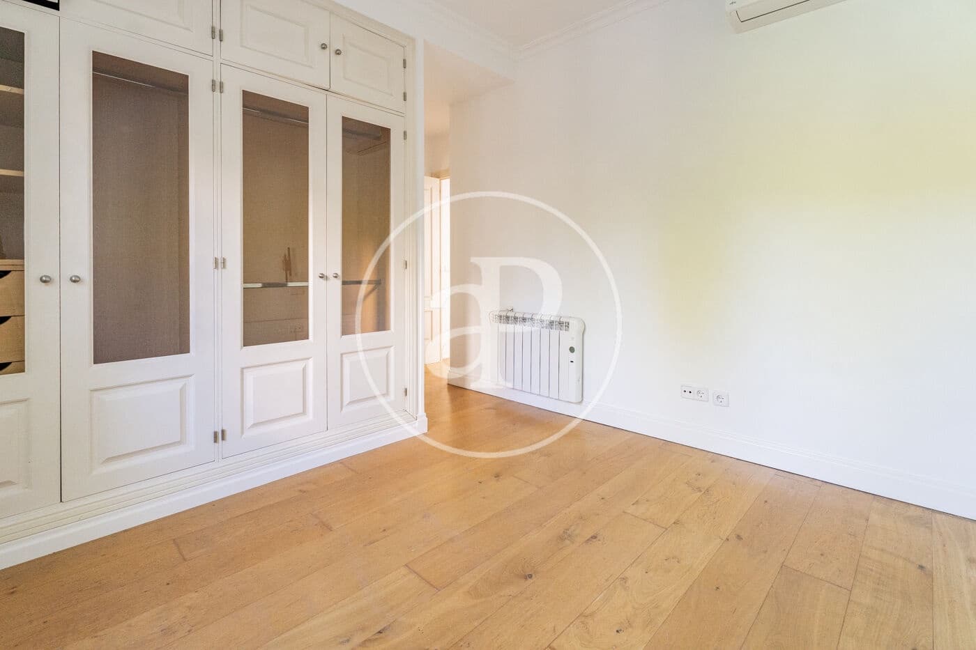 3 bedroom Villa for rent in Madrid city with pool garage - € 3,600 (Ref: 9783245)