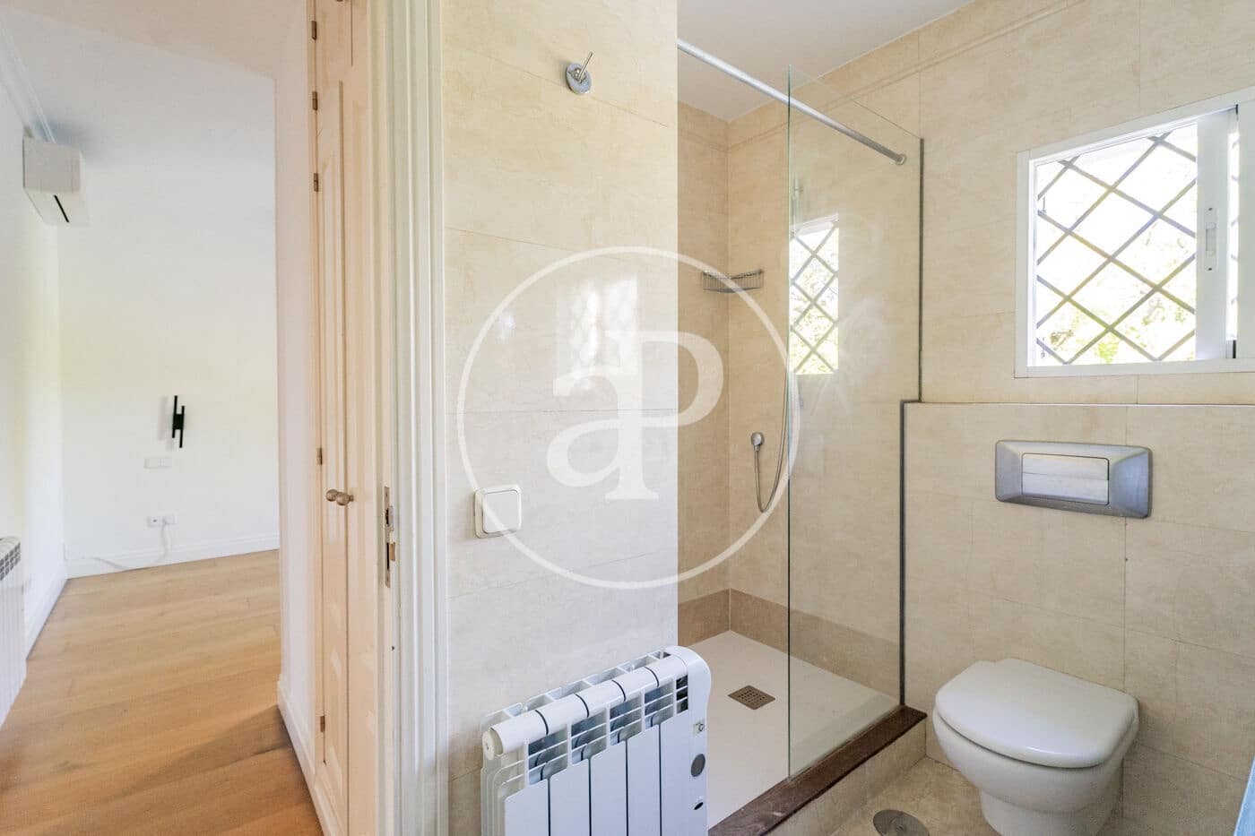 3 bedroom Villa for rent in Madrid city with pool garage - € 3,600 (Ref: 9783245)