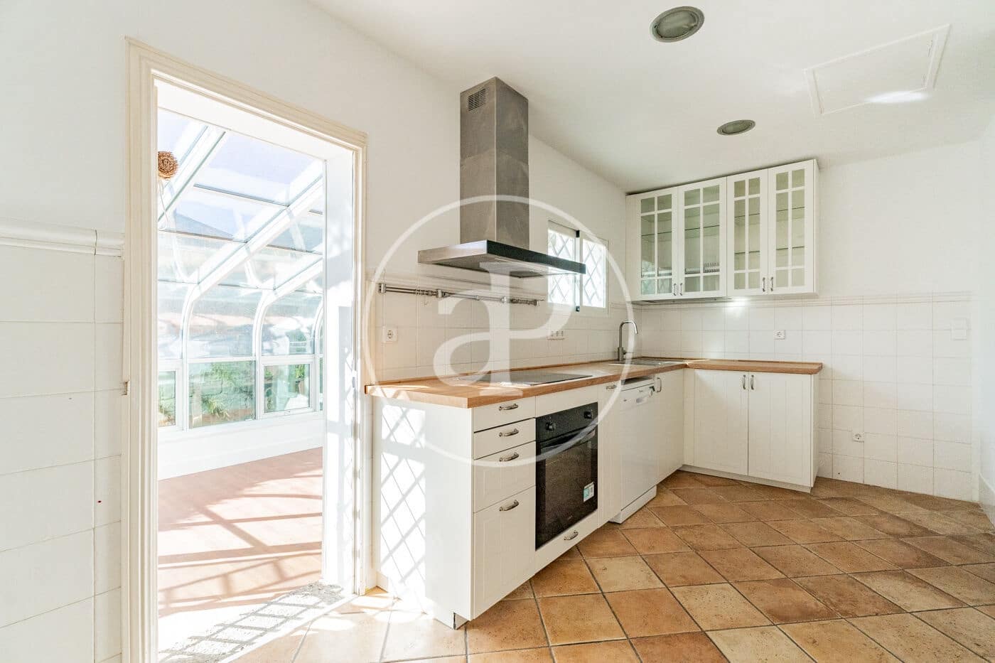 3 bedroom Villa for rent in Madrid city with pool garage - € 3,600 (Ref: 9783245)