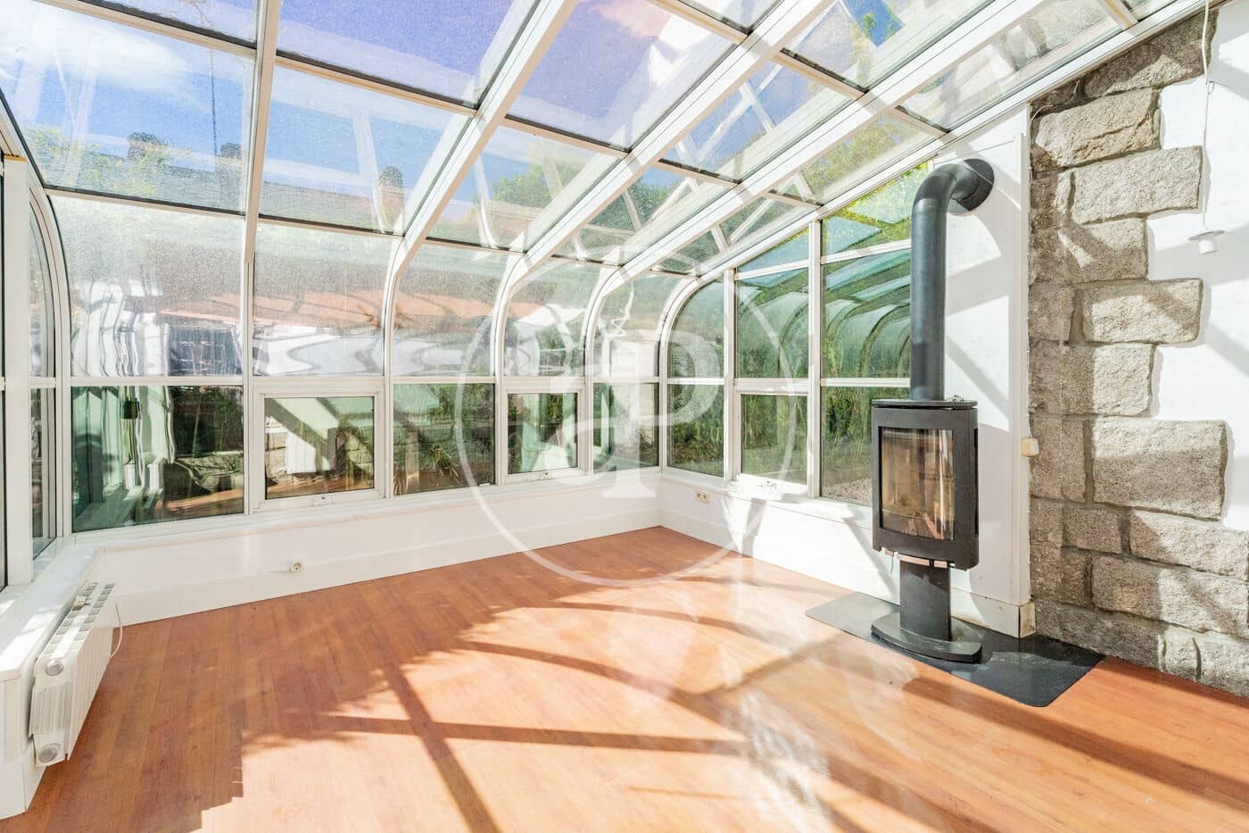 3 bedroom Villa for rent in Madrid city with pool garage - € 3,600 (Ref: 9783245)