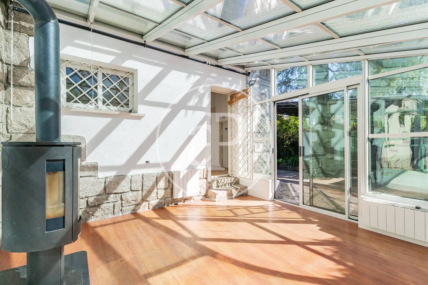 3 bedroom Villa for rent in Madrid city with pool garage - € 3,600 (Ref: 9783245)