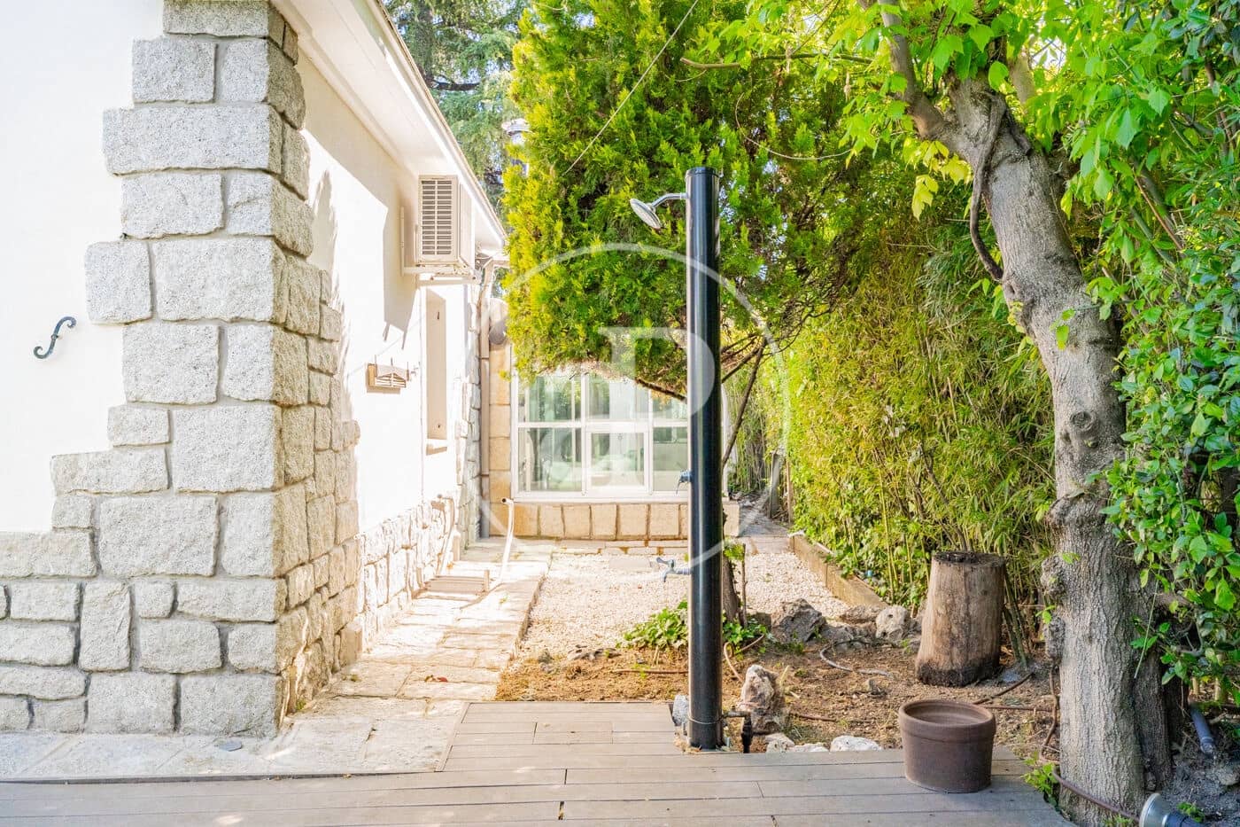 3 bedroom Villa for rent in Madrid city with pool garage - € 3,600 (Ref: 9783245)