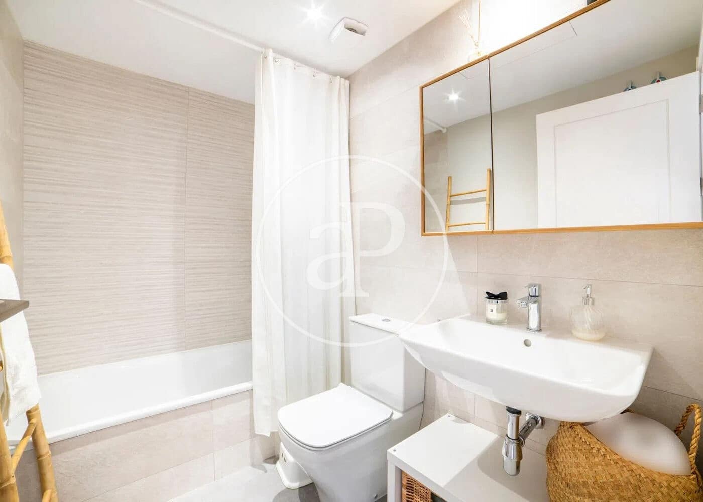 3 soverom Penthouse til salgs i Boadilla del Monte med svømmebasseng - € 890 000 (Ref: 9783247)