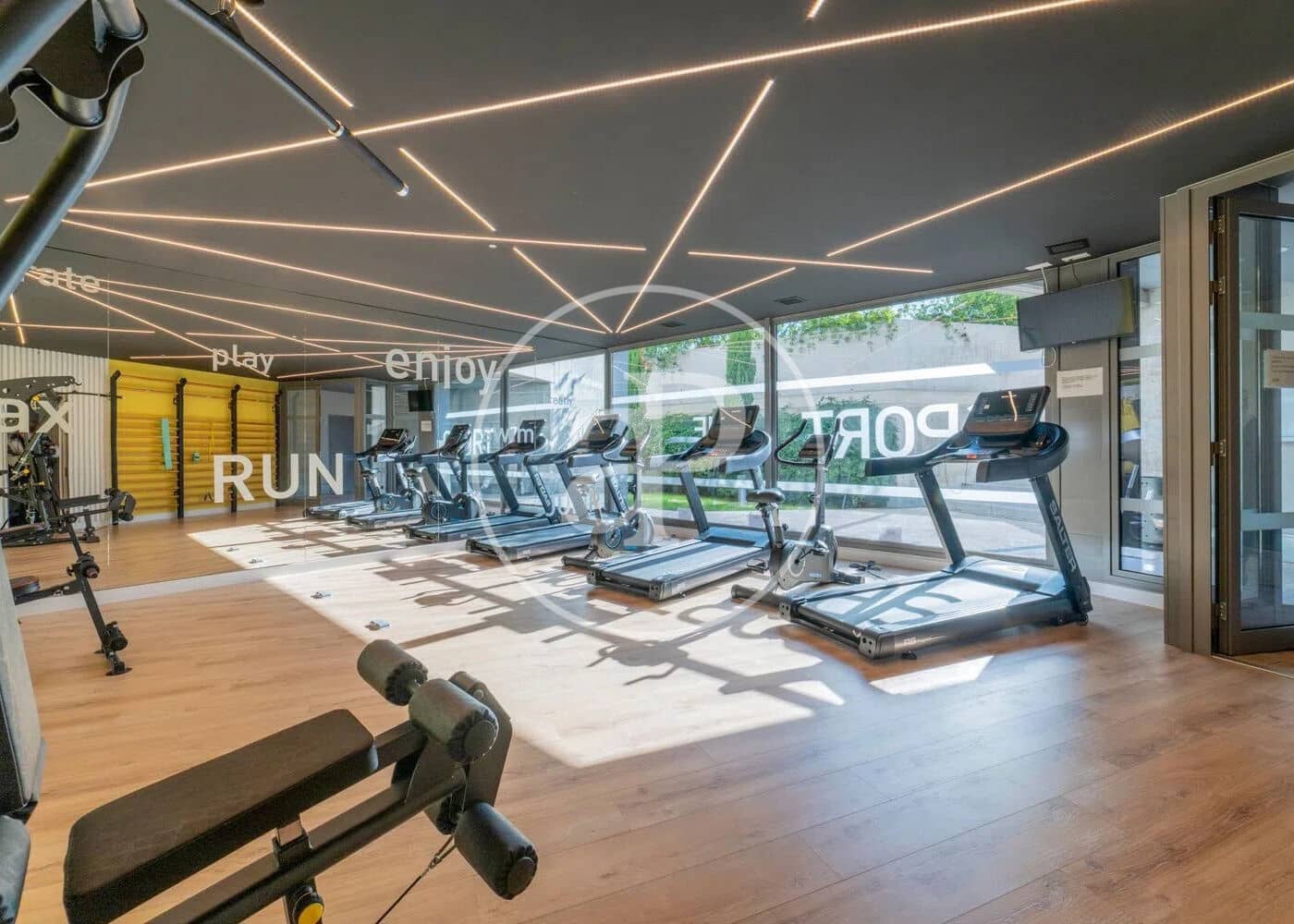 3 soverom Penthouse til salgs i Boadilla del Monte med svømmebasseng - € 890 000 (Ref: 9783247)