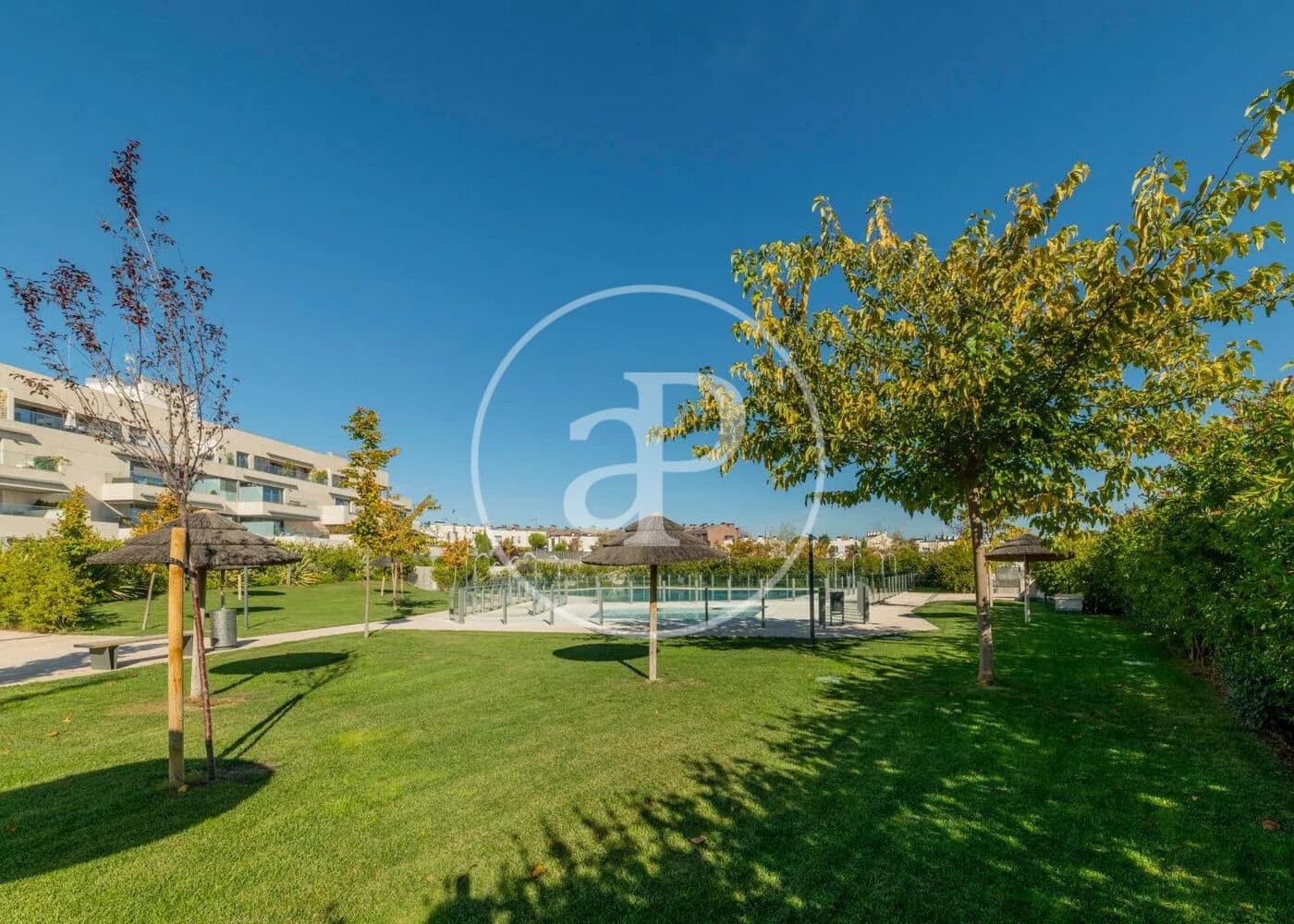 3 soverom Penthouse til salgs i Boadilla del Monte med svømmebasseng - € 890 000 (Ref: 9783247)