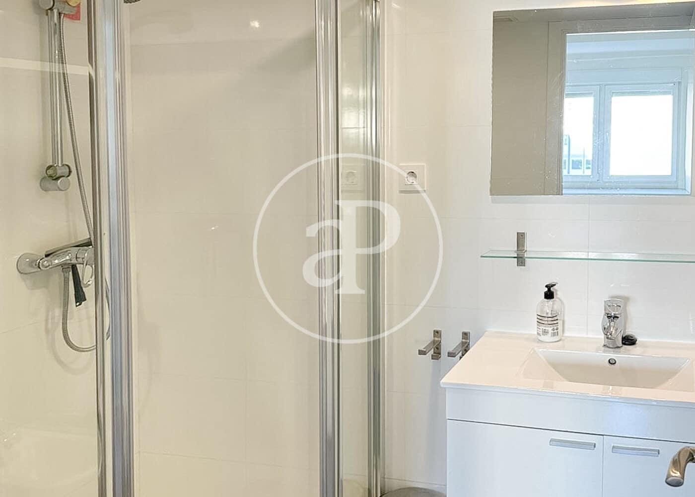 Appartement de 1 chambre à louer à Madrid ville - 1 500 € (Ref: 9783251)