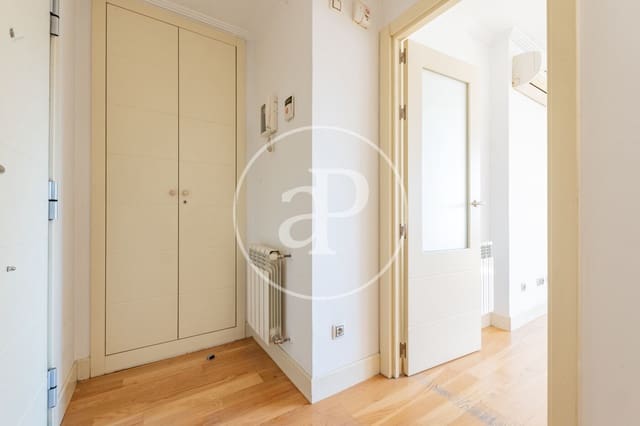 1 bedroom Apartment for sale in Legazpi, Madrid city with pool - € 560,000 (Ref: 9783253)