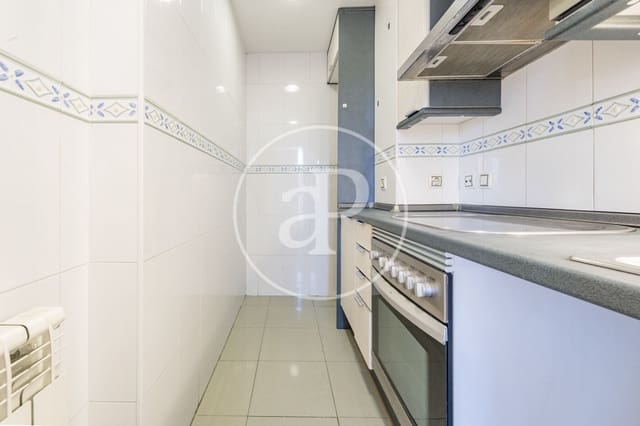 1 bedroom Apartment for sale in Legazpi, Madrid city with pool - € 560,000 (Ref: 9783253)