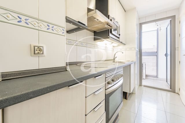 1 bedroom Apartment for sale in Legazpi, Madrid city with pool - € 560,000 (Ref: 9783253)