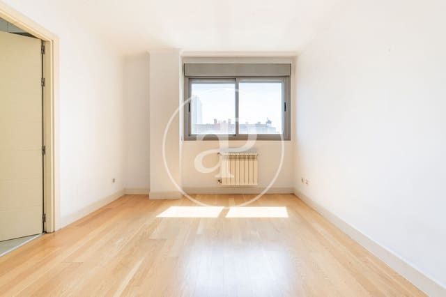 1 bedroom Apartment for sale in Legazpi, Madrid city with pool - € 560,000 (Ref: 9783253)