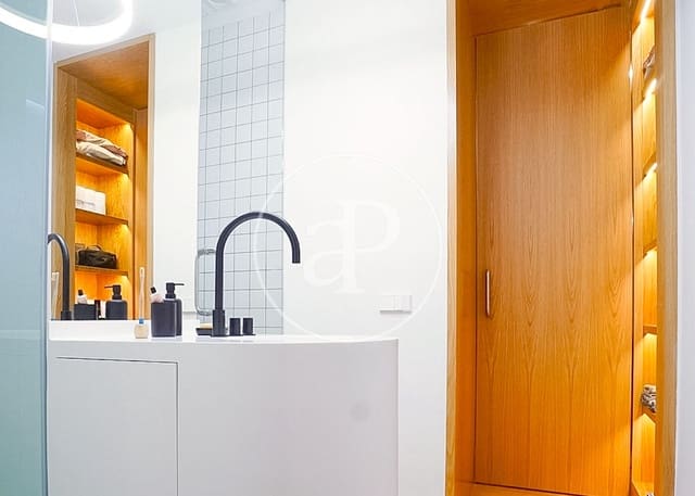 1 chambre Appartement à vendre à Embajadores, Madrid ville - 545 000 € (Ref: 9783254)