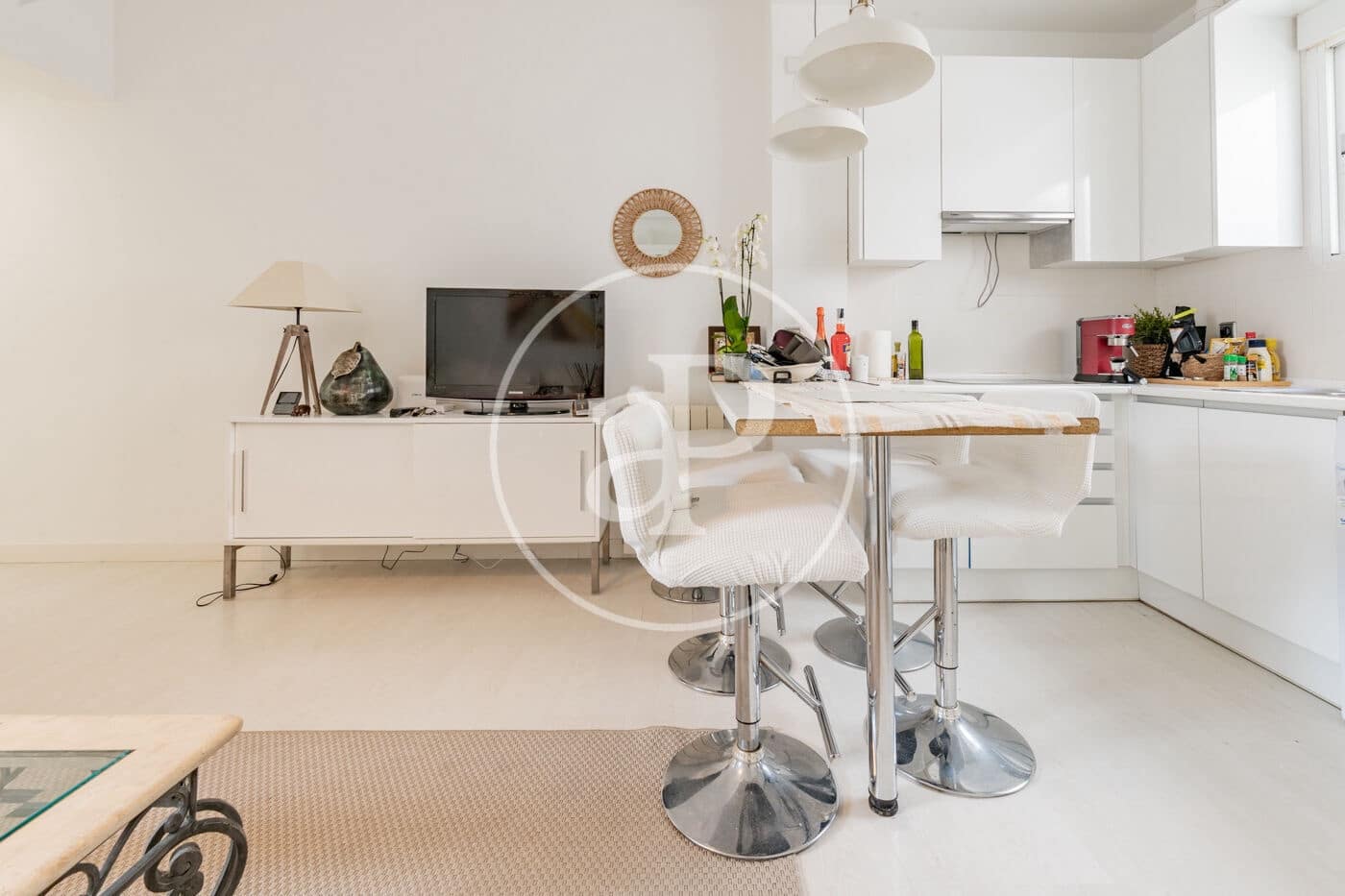 2 soveværelse Lejlighed til leje i Madrid by - € 2.000 (Ref: 9788412)