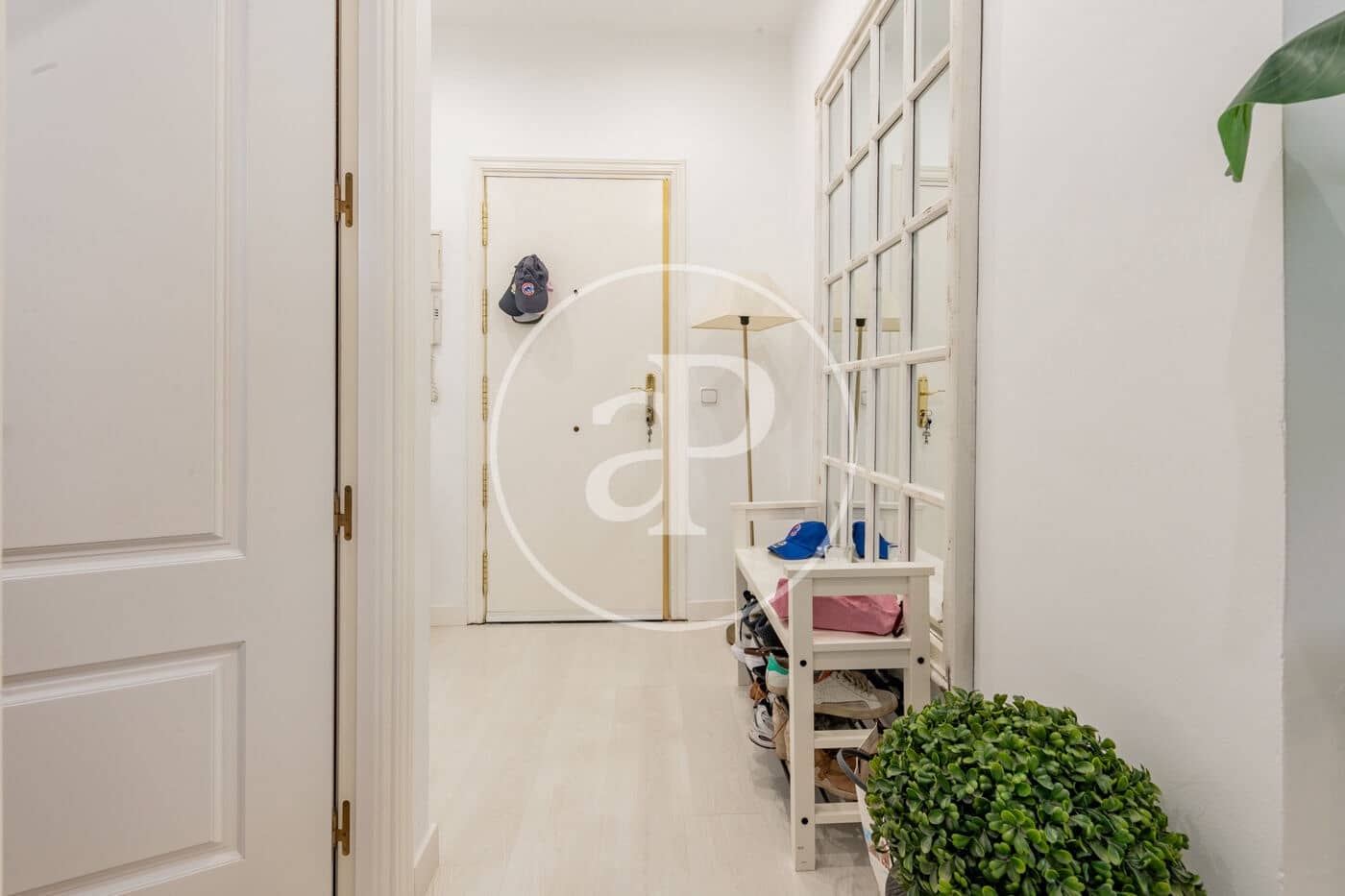 2 soveværelse Lejlighed til leje i Madrid by - € 2.000 (Ref: 9788412)