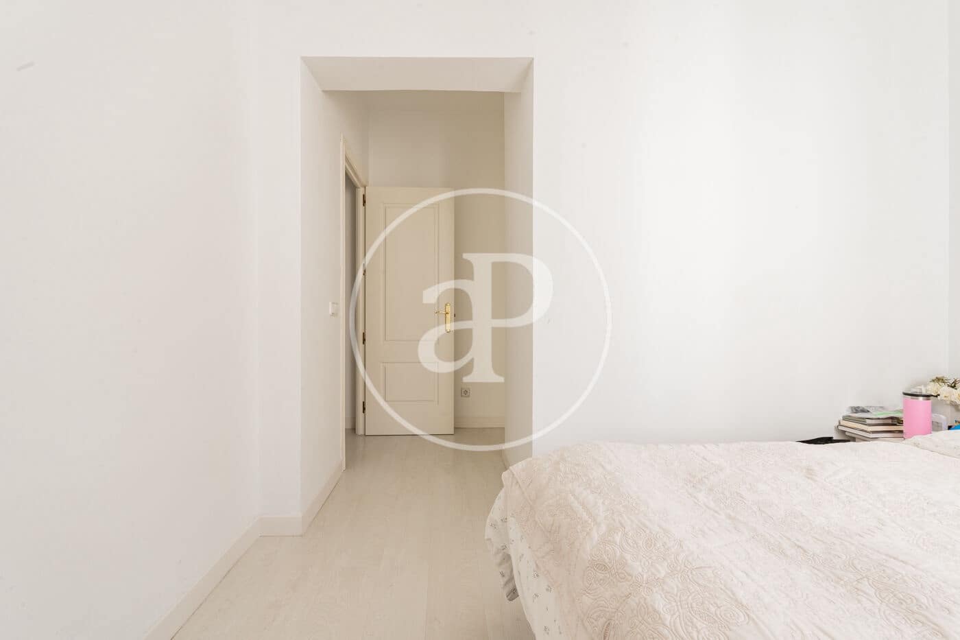 2 soveværelse Lejlighed til leje i Madrid by - € 2.000 (Ref: 9788412)