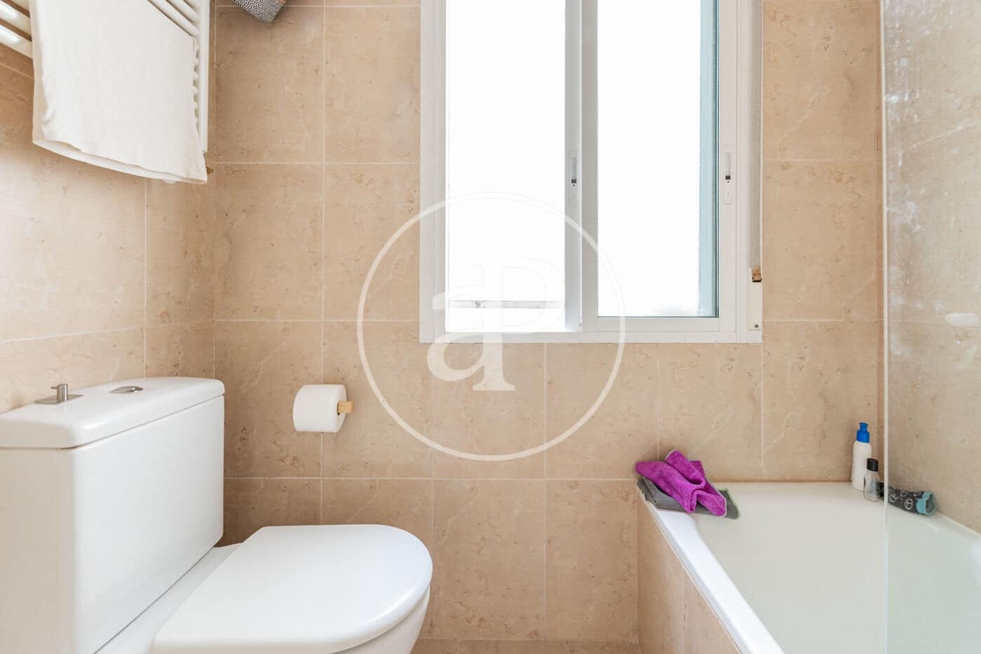 2 soveværelse Lejlighed til leje i Madrid by - € 2.000 (Ref: 9788412)