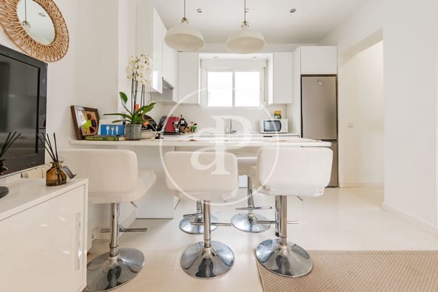 2 soveværelse Lejlighed til leje i Hispanoamérica, Madrid by - € 2.000 (Ref: 9788412)