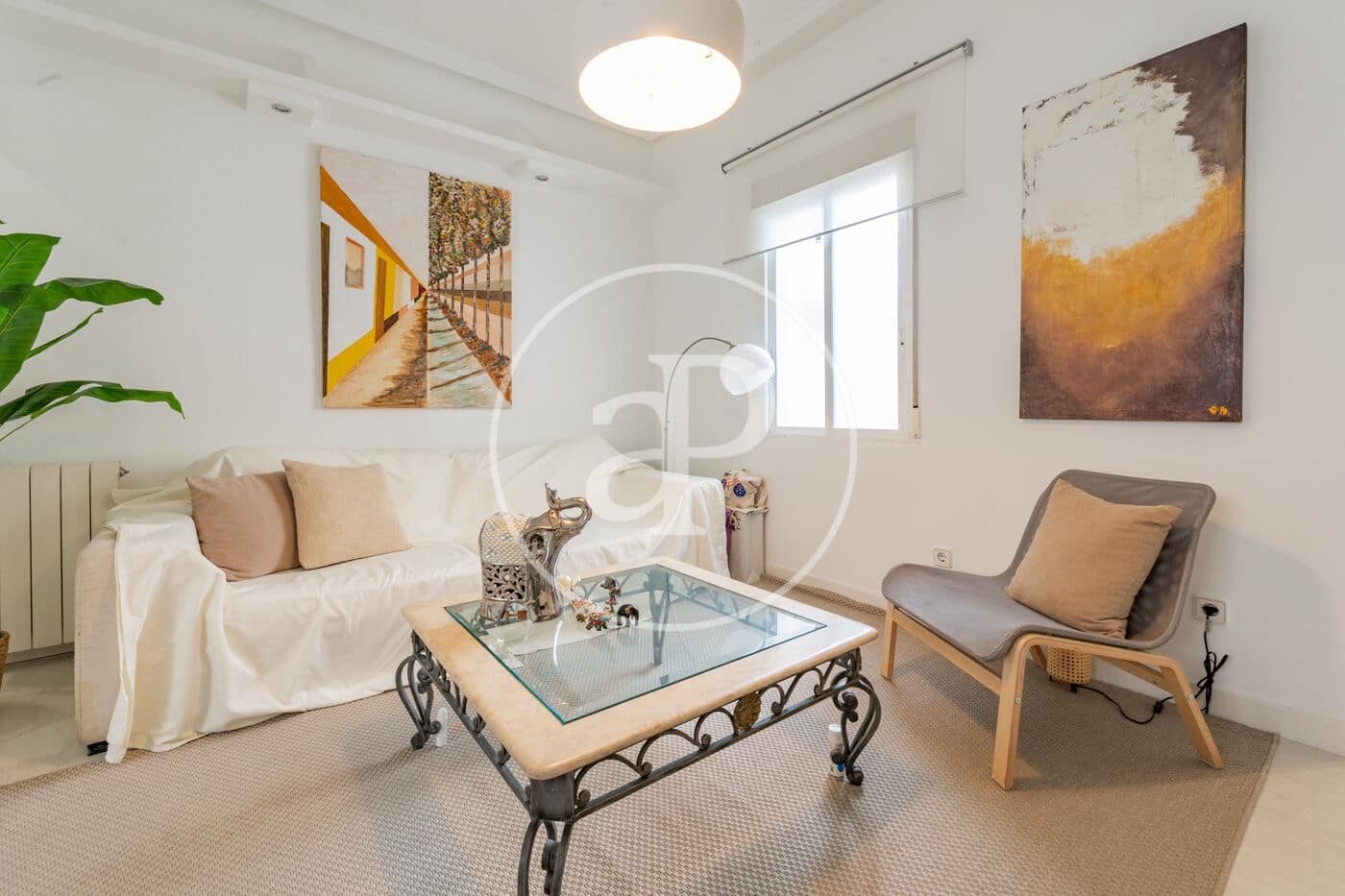 2 soveværelse Lejlighed til leje i Madrid by - € 2.000 (Ref: 9788412)