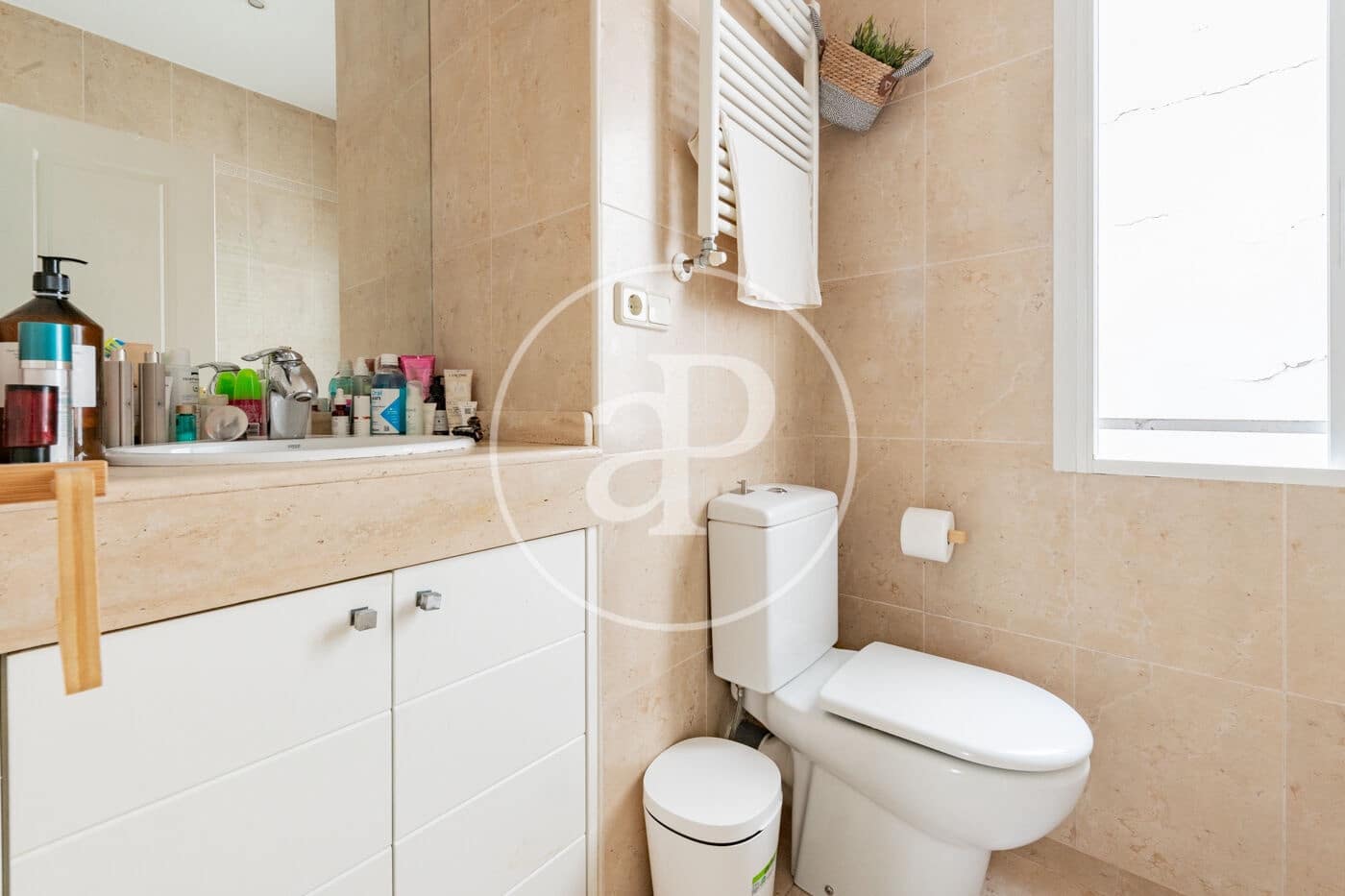 2 soveværelse Lejlighed til leje i Madrid by - € 2.000 (Ref: 9788412)