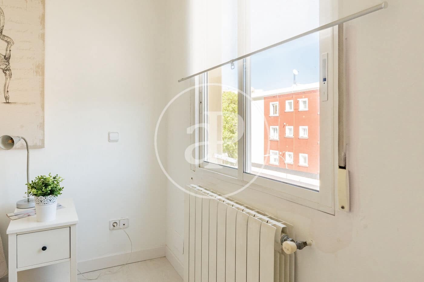 2 soveværelse Lejlighed til leje i Madrid by - € 2.000 (Ref: 9788412)