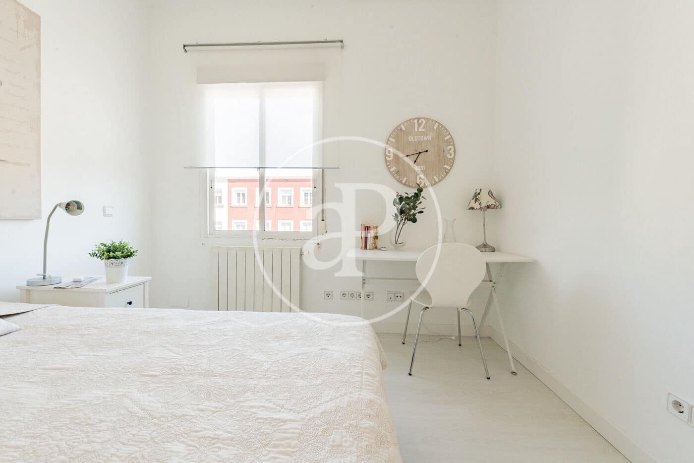 2 soveværelse Lejlighed til leje i Madrid by - € 2.000 (Ref: 9788412)