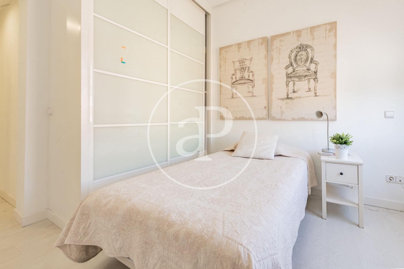 2 soveværelse Lejlighed til leje i Madrid by - € 2.000 (Ref: 9788412)