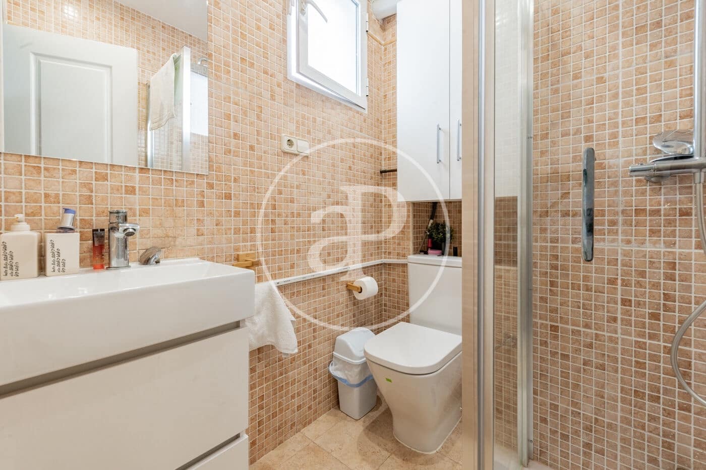 2 soveværelse Lejlighed til leje i Madrid by - € 2.000 (Ref: 9788412)