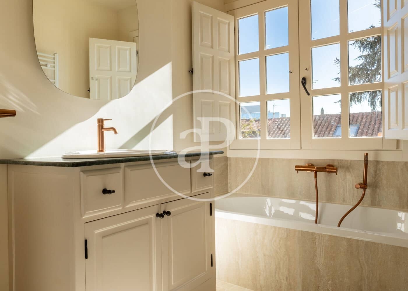 6 soverom Villa til leie i Madrid by med svømmebasseng garasje - € 25 000 (Ref: 9788413)