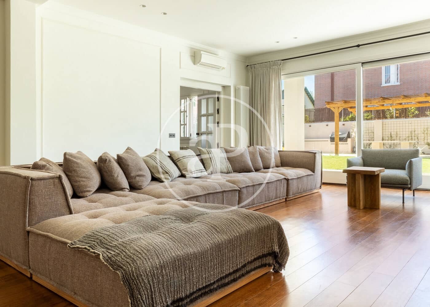 6 soverom Villa til leie i Madrid by med svømmebasseng garasje - € 25 000 (Ref: 9788413)