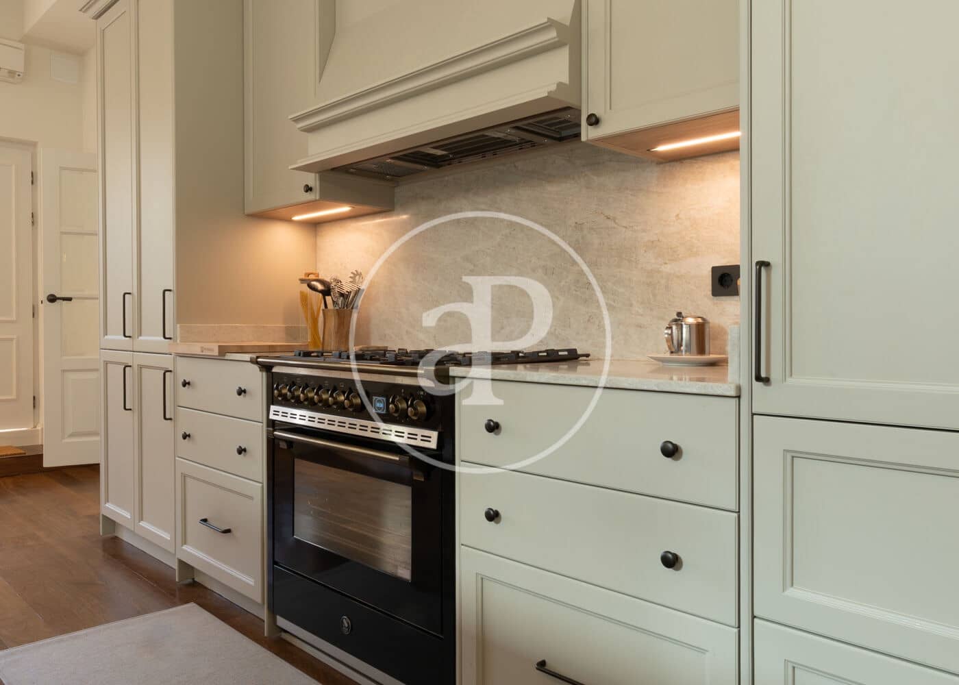 6 soverom Villa til leie i Madrid by med svømmebasseng garasje - € 25 000 (Ref: 9788413)