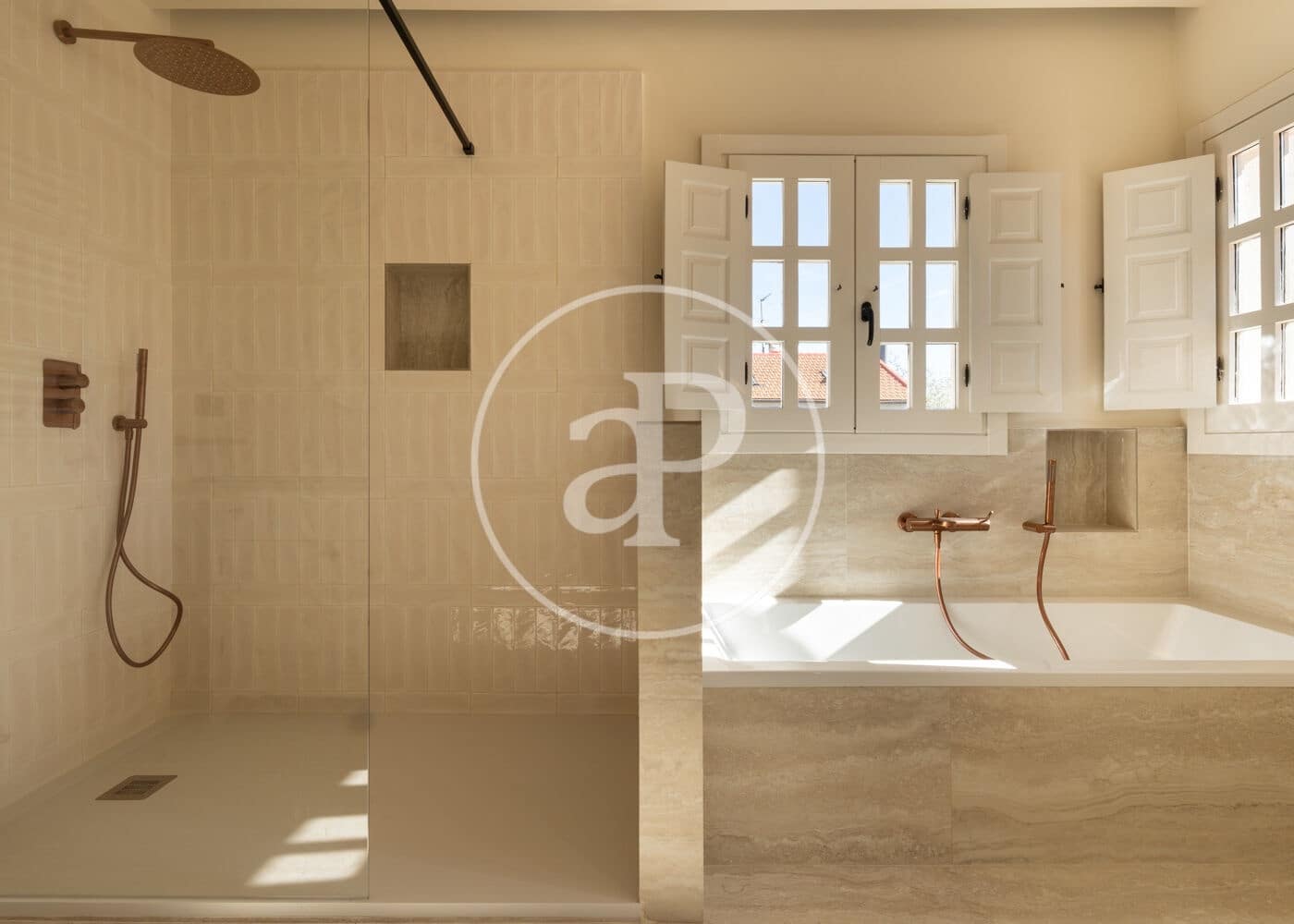 6 soverom Villa til leie i Madrid by med svømmebasseng garasje - € 25 000 (Ref: 9788413)