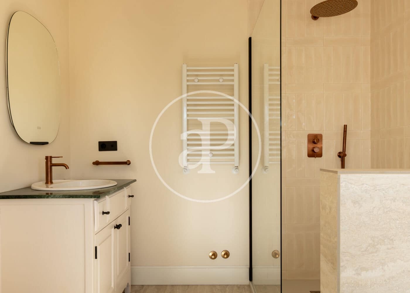 6 soverom Villa til leie i Madrid by med svømmebasseng garasje - € 25 000 (Ref: 9788413)