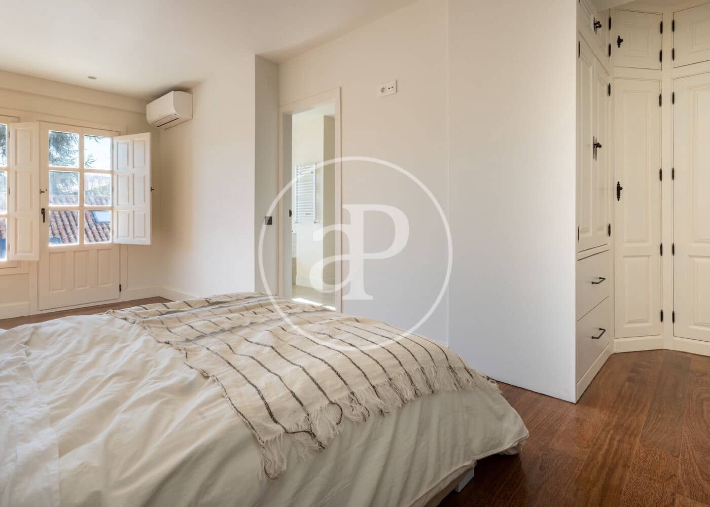 6 soverom Villa til leie i Madrid by med svømmebasseng garasje - € 25 000 (Ref: 9788413)