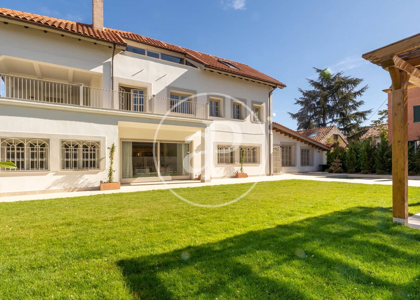 6 soverom Villa til leie i Madrid by med svømmebasseng garasje - € 25 000 (Ref: 9788413)