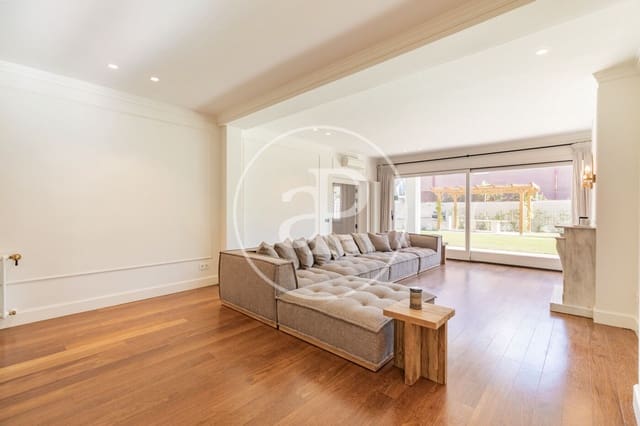 6 soveværelse Villa til leje i Hispanoamérica, Madrid by med swimmingpool garage - € 19.000 (Ref: 9788413)