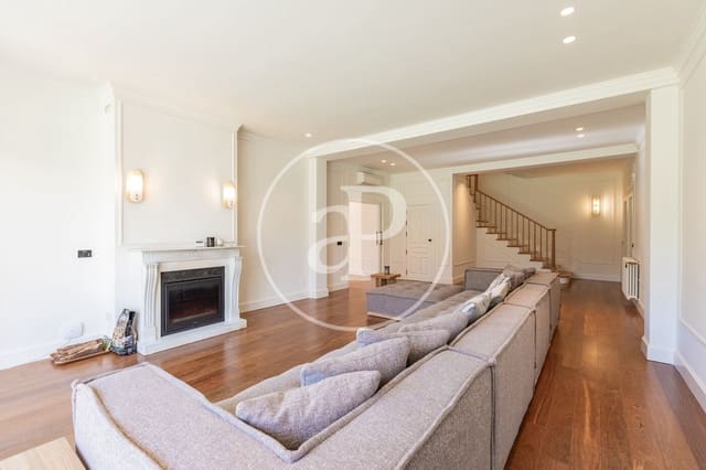 6 soveværelse Villa til leje i Hispanoamérica, Madrid by med swimmingpool garage - € 19.000 (Ref: 9788413)